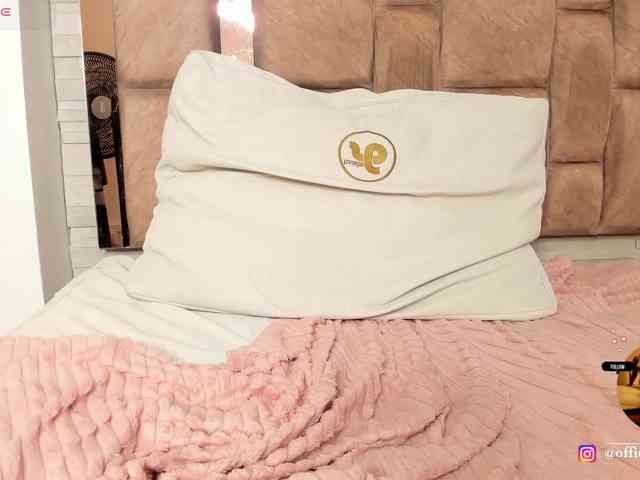 LilianStarfire webcam