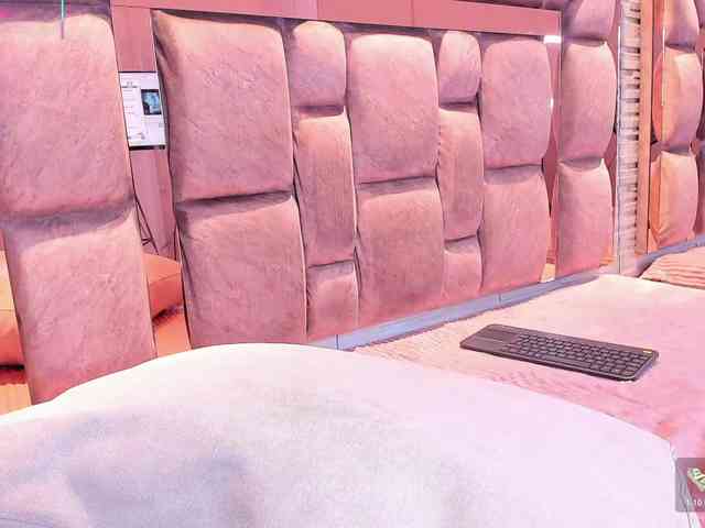 LilianStarfire webcam