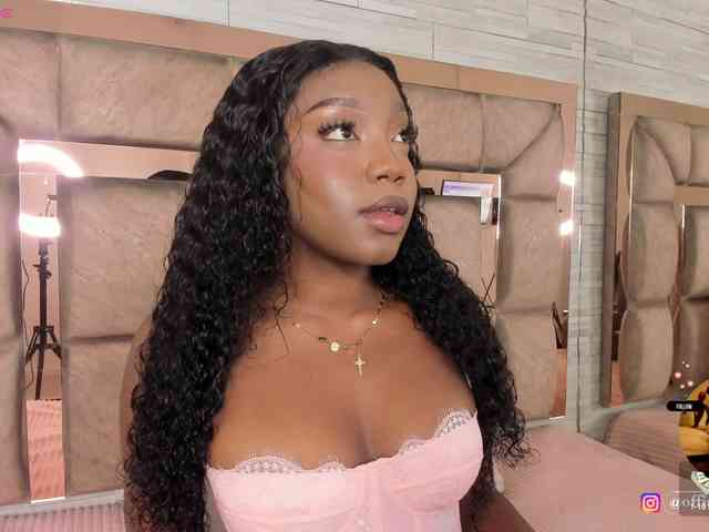 LilianStarfire webcam