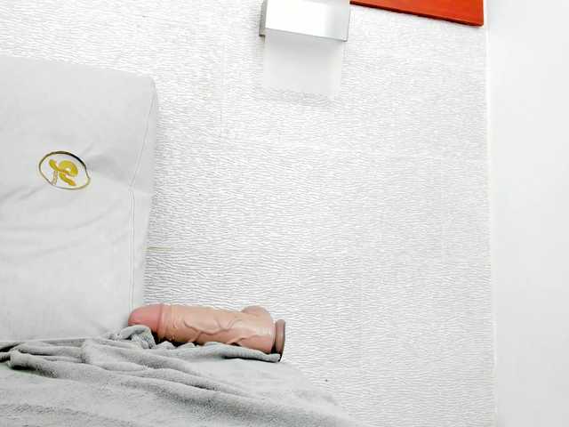 AlliceGreen's BongaCams show and profile