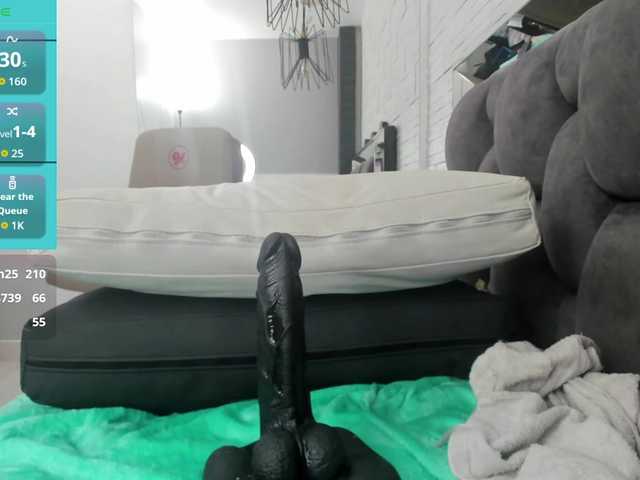 AlliceGreen's BongaCams show and profile