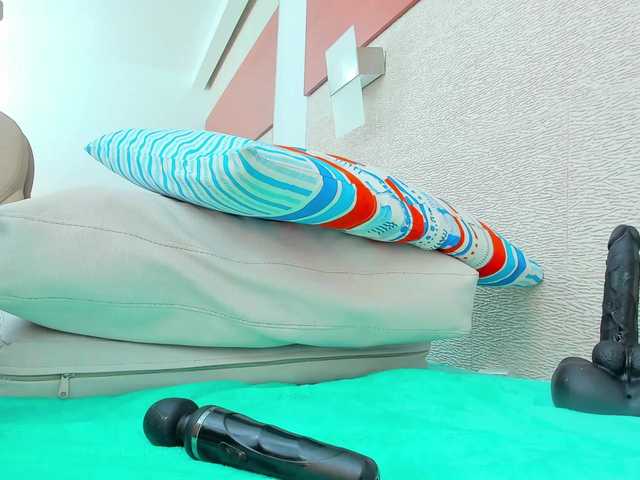 AlliceGreen's BongaCams show and profile