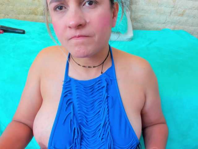 AlliceGreen's BongaCams show and profile