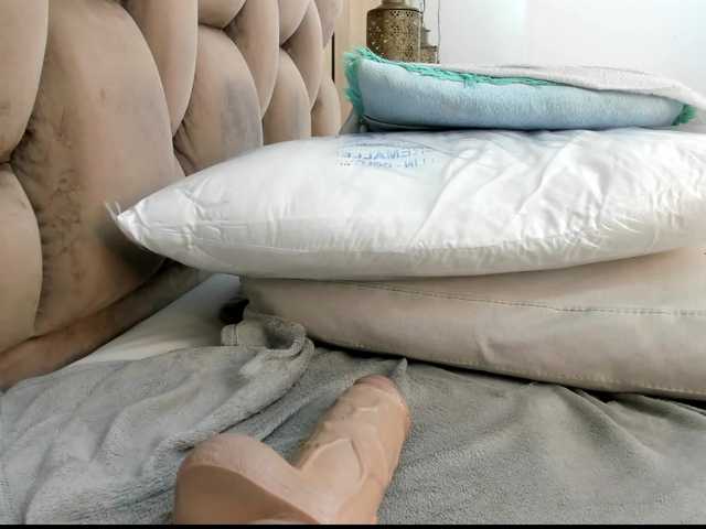 AlliceGreen's BongaCams show and profile