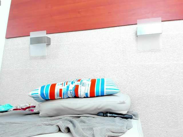 AlliceGreen's BongaCams show and profile