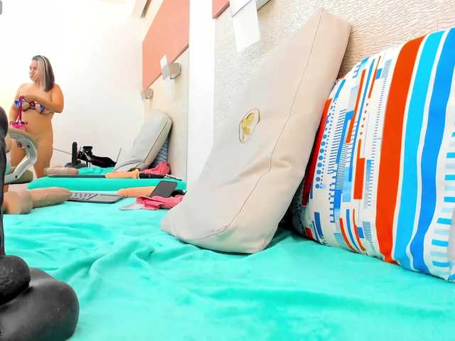 AlliceGreen's BongaCams show and profile