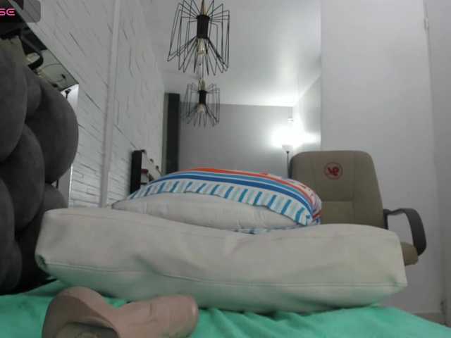 AlliceGreen live cam profile