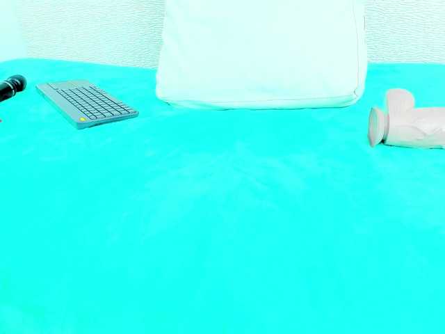 AlliceGreen's BongaCams show and profile