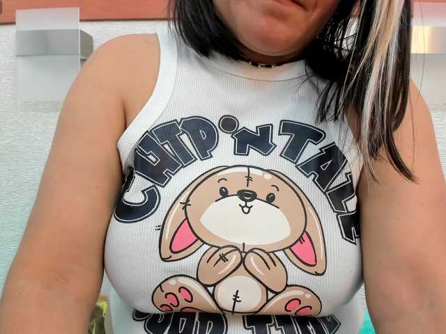 AlliceGreen's BongaCams show and profile