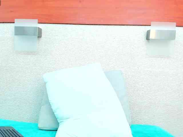 AlliceGreen Live Webcam on BongaCams