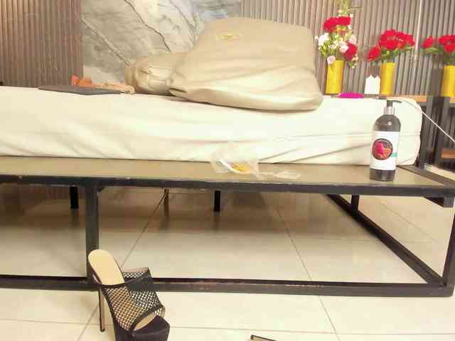 JuliethaTaylor webcam