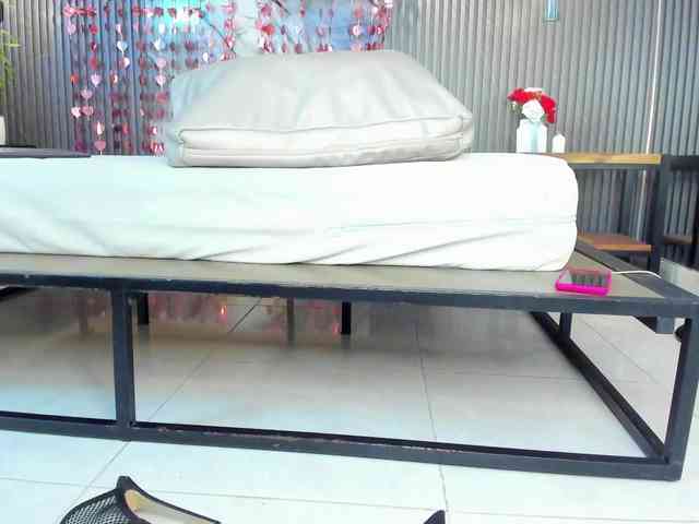 JuliethaTaylor webcam