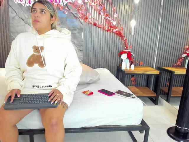 JuliethaTaylor webcam