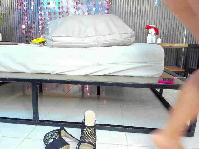 JuliethaTaylor webcam