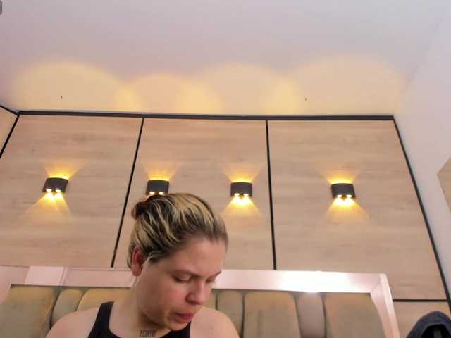 DorothyVegga's BongaCams show and profile