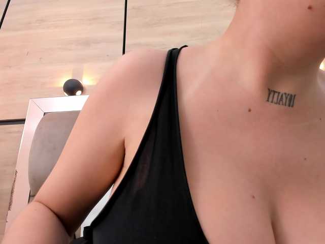 DorothyVegga's BongaCams show and profile