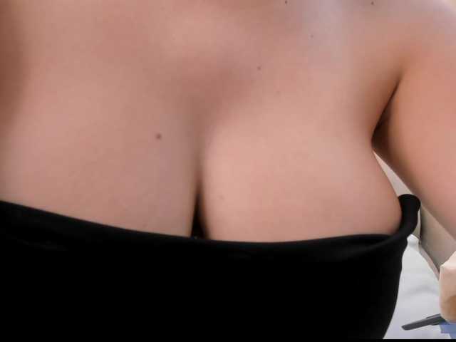 DorothyVegga's BongaCams show and profile