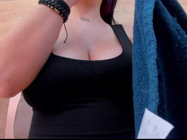 DorothyVegga's BongaCams show and profile