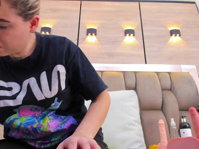 DorothyVegga's BongaCams show and profile