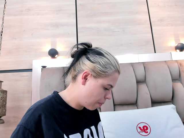 DorothyVegga's BongaCams show and profile