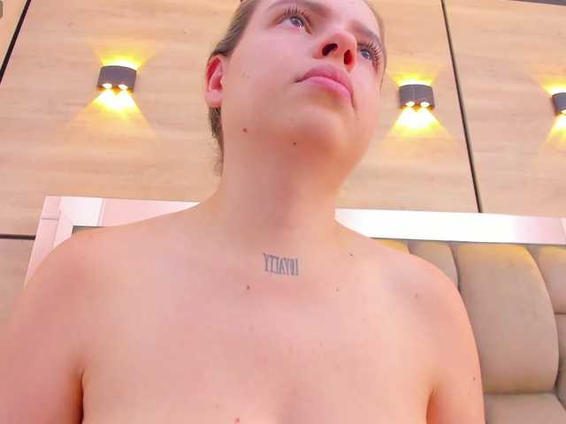 DorothyVegga's BongaCams show and profile