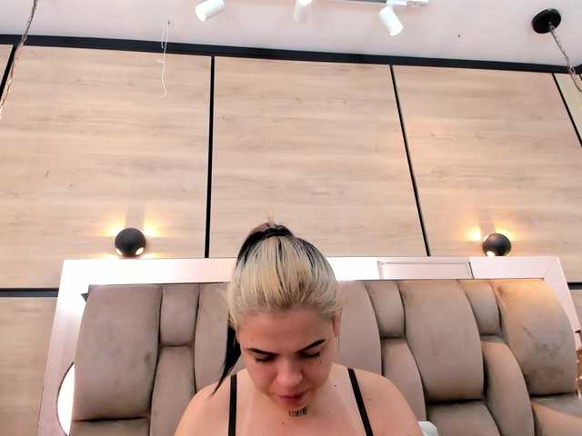 DorothyVegga's BongaCams show and profile