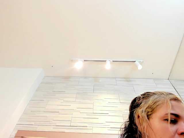 DorothyVegga's BongaCams show and profile