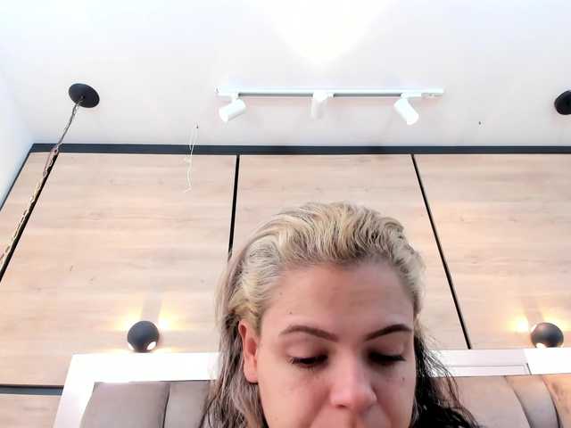 DorothyVegga's BongaCams show and profile