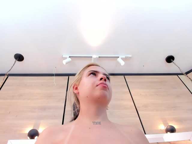 DorothyVegga's BongaCams show and profile