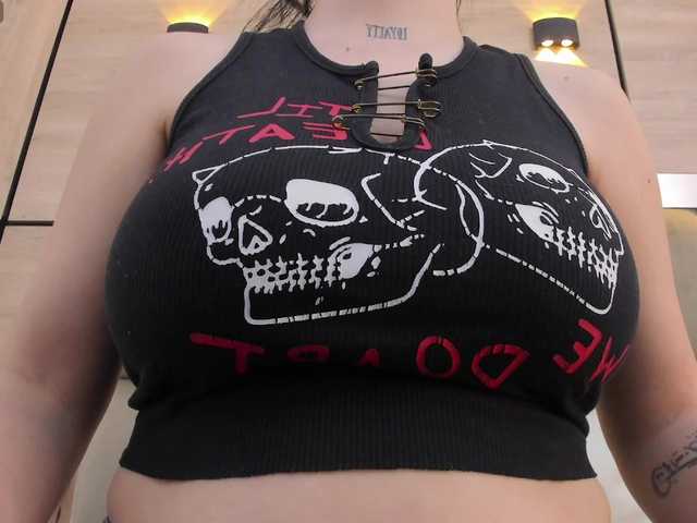 DorothyVegga's BongaCams show and profile