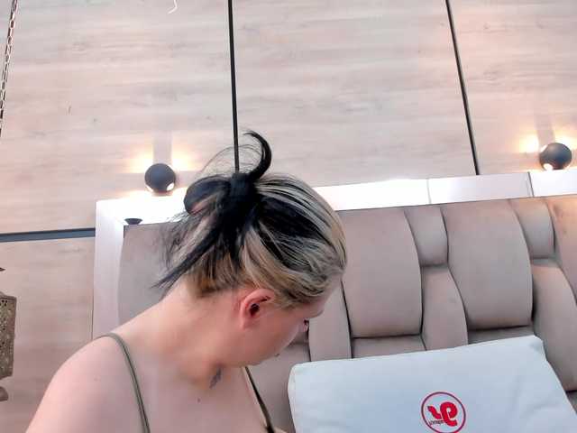 DorothyVegga's BongaCams show and profile