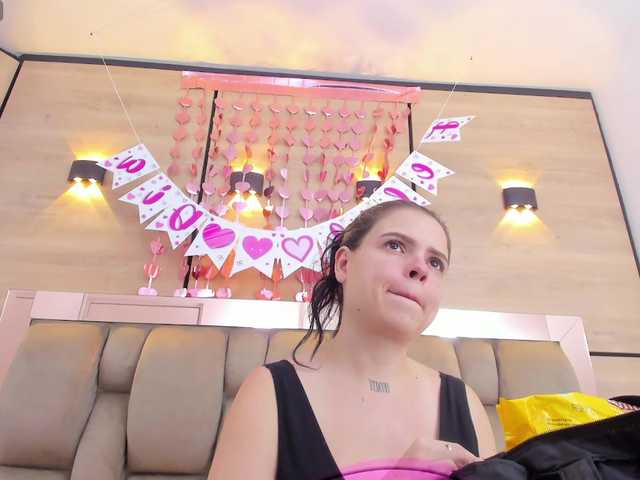 DorothyVegga's BongaCams show and profile