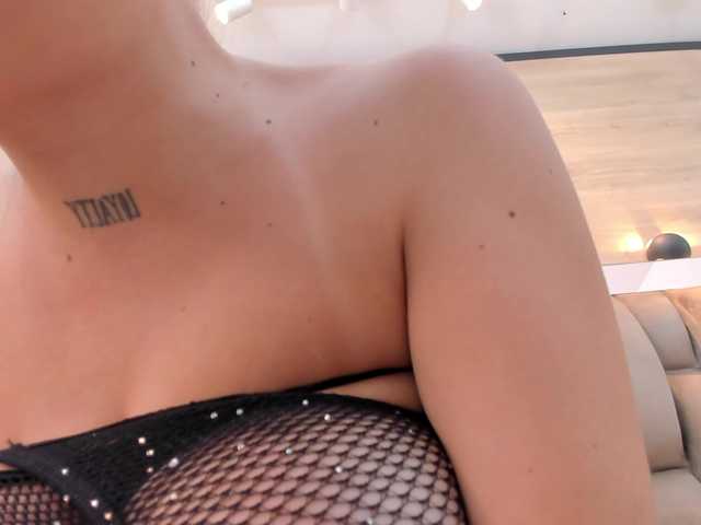 DorothyVegga's BongaCams show and profile