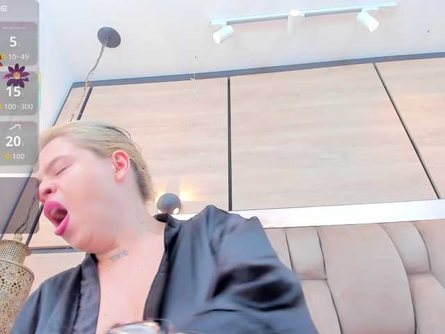 DorothyVegga's BongaCams show and profile