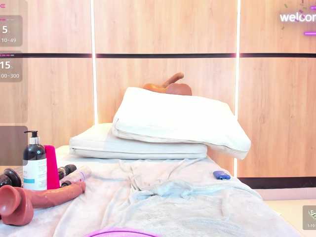 AdelaChase's BongaCams show and profile