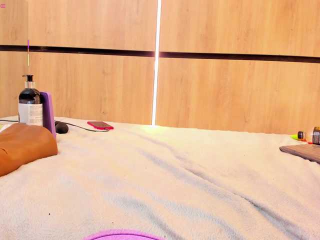 AdelaChase's BongaCams show and profile