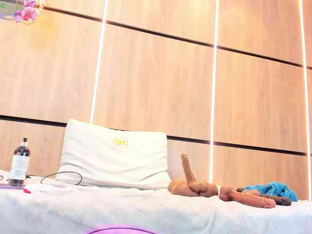 AdelaChase AdelaChase