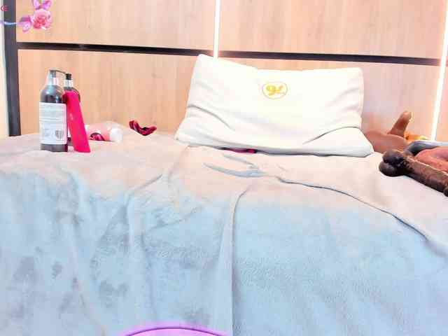 AdelaChase AdelaChase