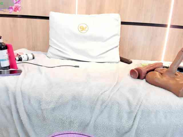 AdelaChase AdelaChase