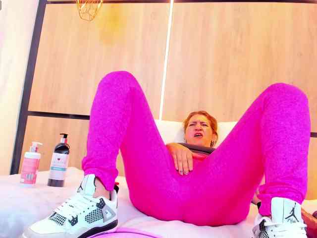 AdelaChase AdelaChase