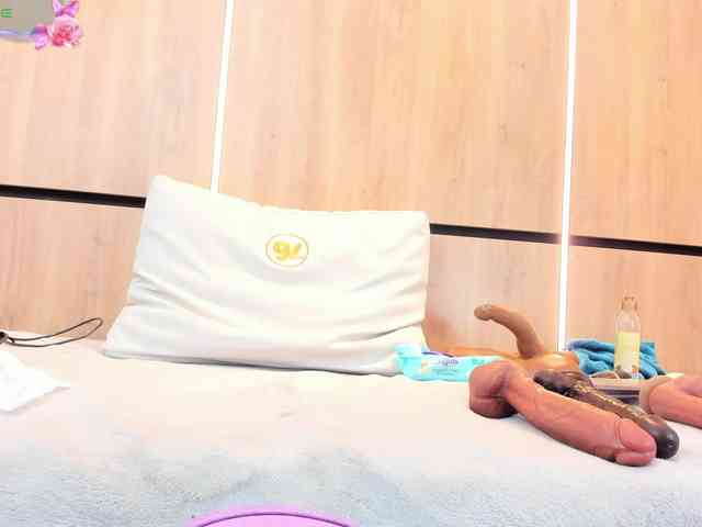 AdelaChase AdelaChase