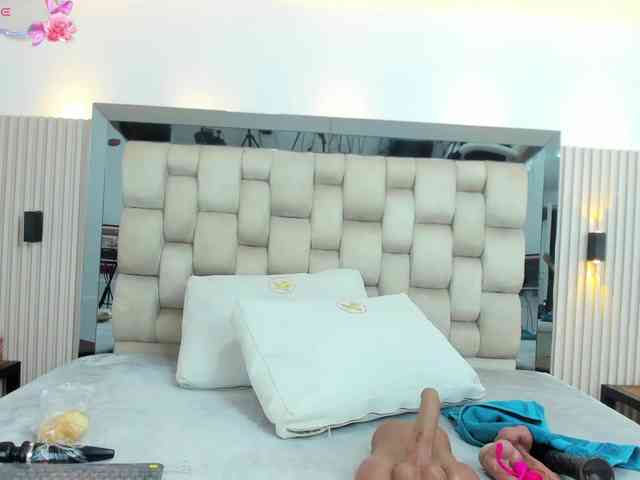 AdelaChase AdelaChase