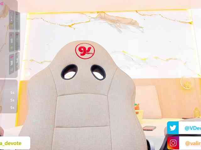 ValiryaDevote Live Webcam on BongaCams