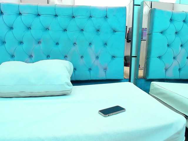 PocahontasPow Live Cam on BongaCams