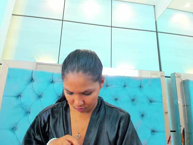 PocahontasPow's BongaCams show and profile