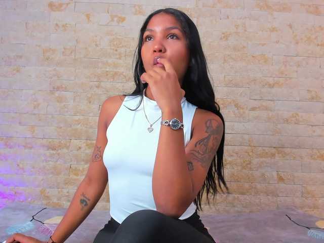 PocahontasPow webcam