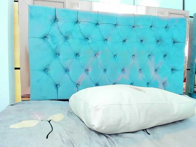 PocahontasPow webcam