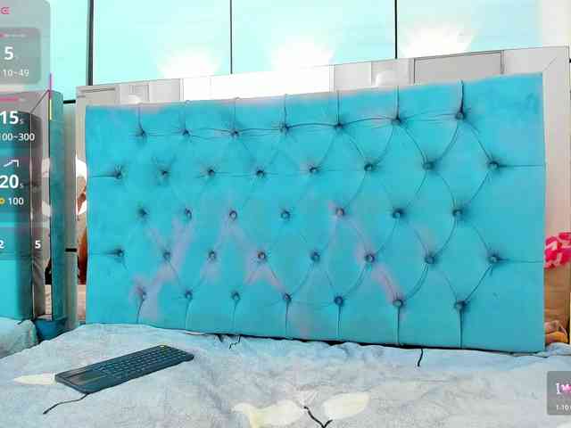 PocahontasPow webcam