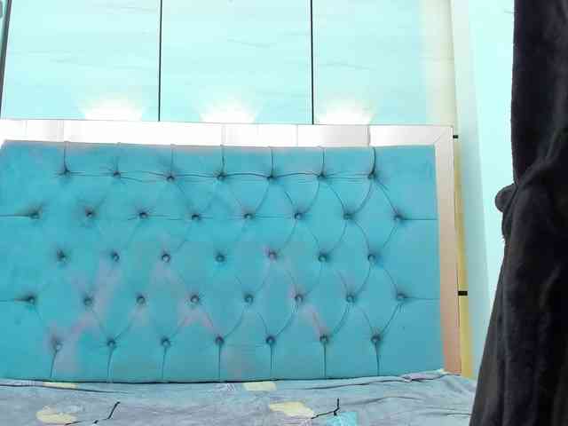 PocahontasPow webcam