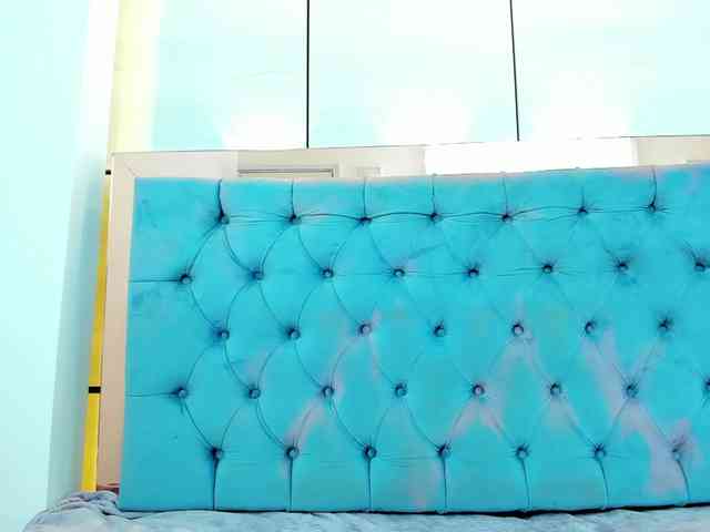 PocahontasPow webcam